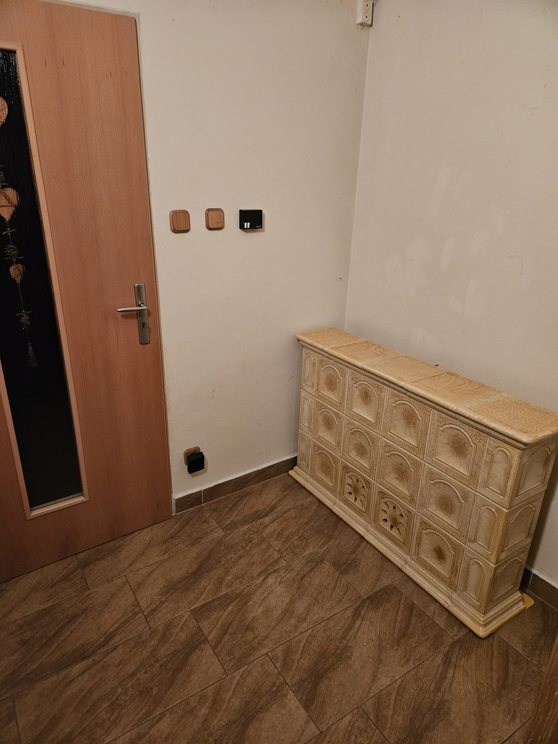 elektricka kachlova akumulacni kamna retap vzor kaplicka glazura sahara